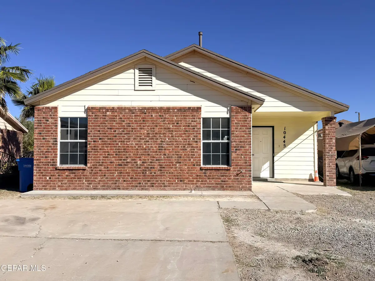 10445 Valle Koki Drive, Socorro, TX 79927 - Image #1