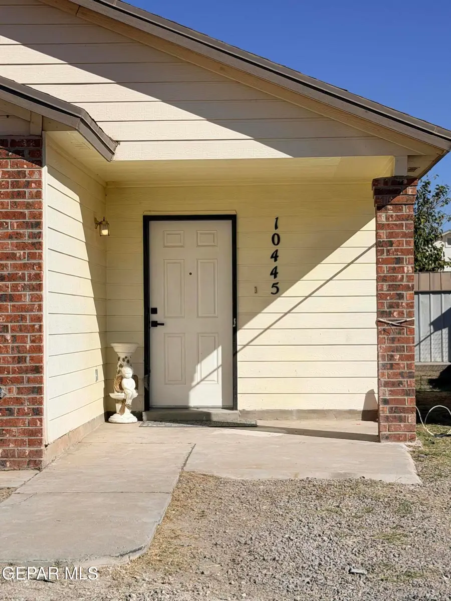 10445 Valle Koki Drive, Socorro, TX 79927 - Image #3