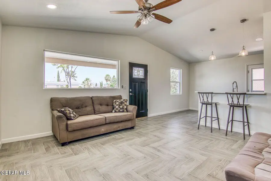 628 N. Yarbrough Drive, El Paso, TX 79915 - Image #2