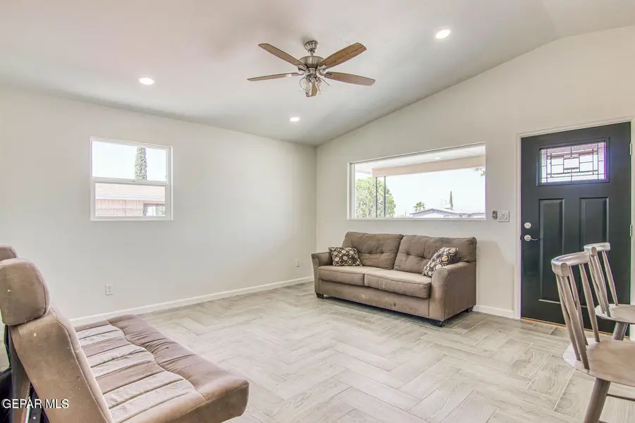 628 N. Yarbrough Drive, El Paso, TX 79915 - Image #3