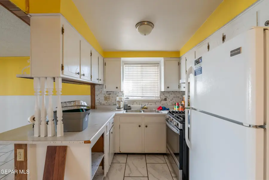 10032 Foothill Drive, El Paso, TX 79924 - Image #2