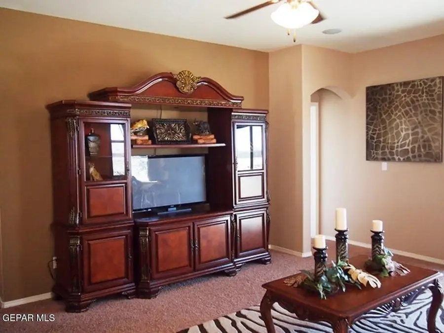10704 Michael Irvin Street, El Paso, TX 79924 - Image #3