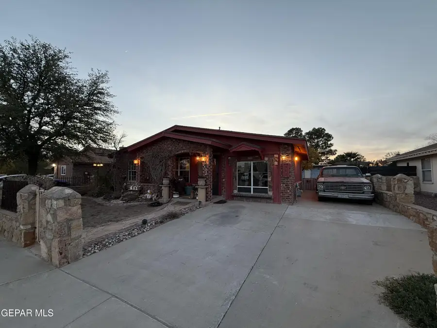 342 Barrel Cactus Drive, Horizon City, TX 79928 - Image #2