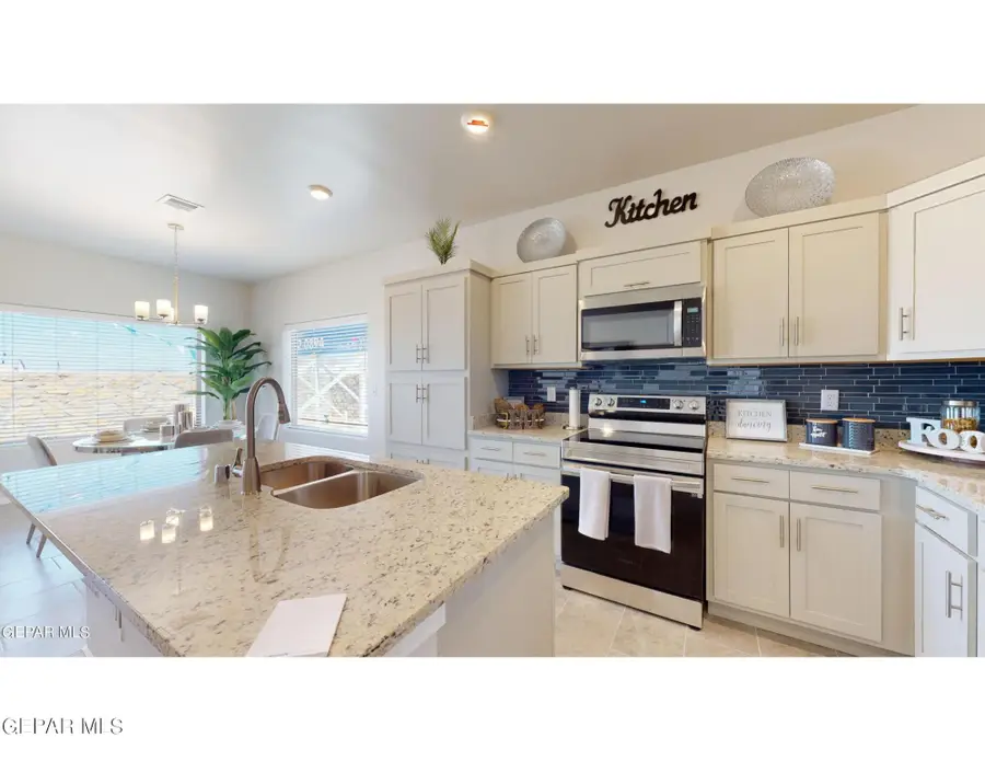 12821 Kingsbury Avenue, El Paso, TX 79928 - Image #3