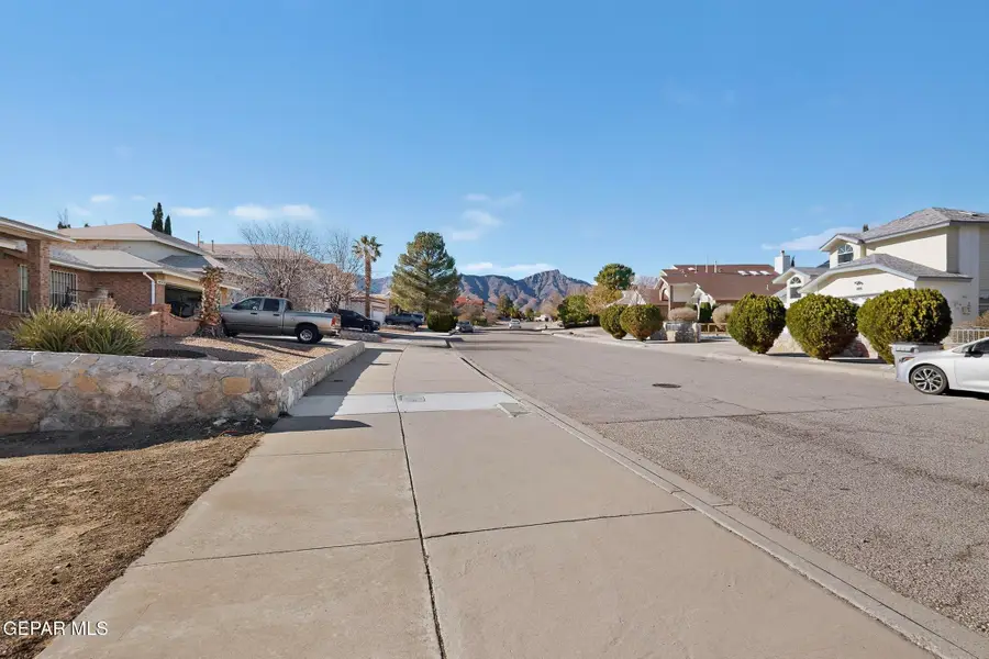 4396 Loma De Luna Drive, El Paso, TX 79934 - Image #2