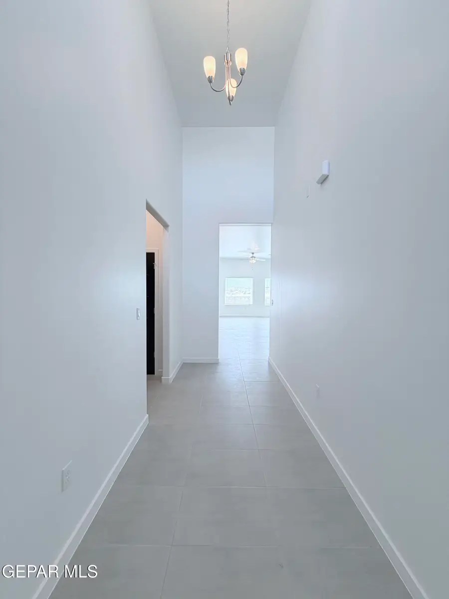 956 Elstree Place, El Paso, TX 79928 - Image #2