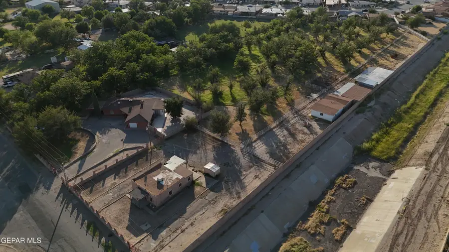 875 Le Barron Road, El Paso, TX 79907 - Image #2