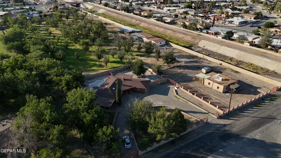 875 Le Barron Road, El Paso, TX 79907 - Image #3