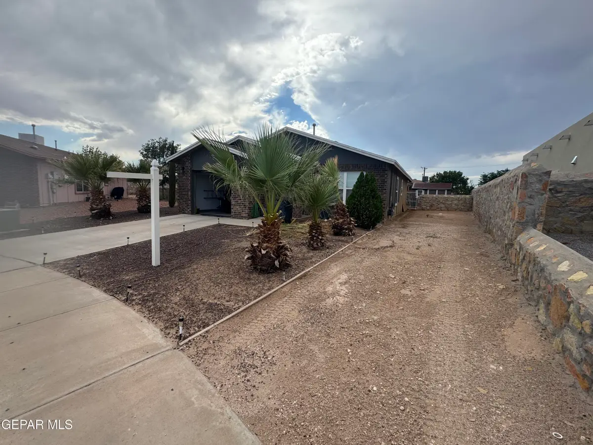 14475 Laureen Zelt Court, Horizon City, TX 79928 - Image #1