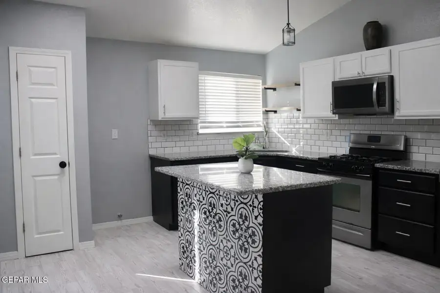 11669 Gypsum Hills Circle, El Paso, TX 79936 - Image #3