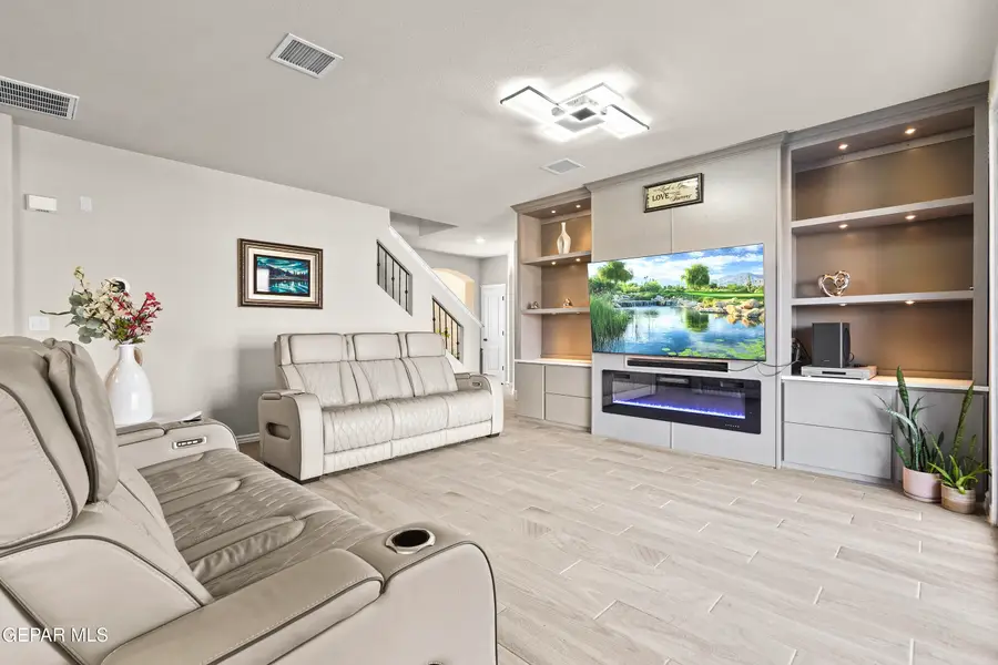 7317 Glacier Drive, El Paso, TX 79911 - Image #2