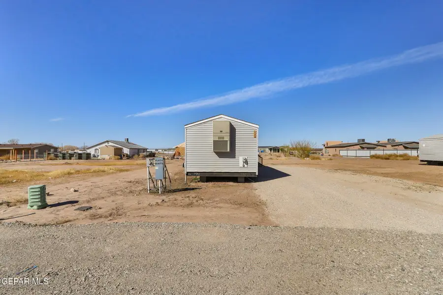 331 Plaza Bonita Way, Clint, TX 79836 - Image #2