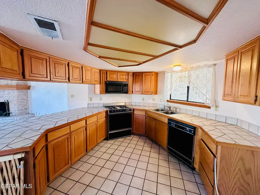 7421 Mission Viejo Drive, El Paso, TX 79912 - Image #3