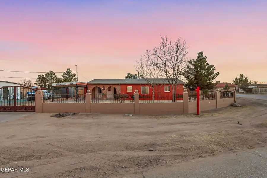 728 Artemediano Street, Socorro, TX 79927 - Image #2