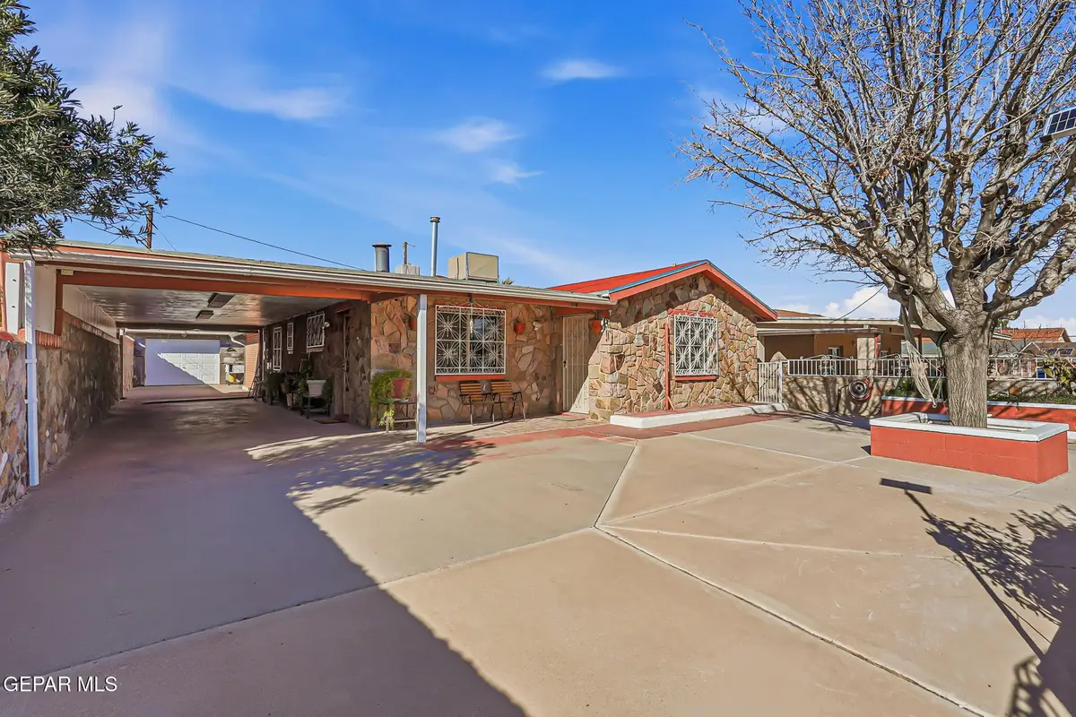 118 Del Prado Drive, Sunland Park, NM 88063 - Image #1
