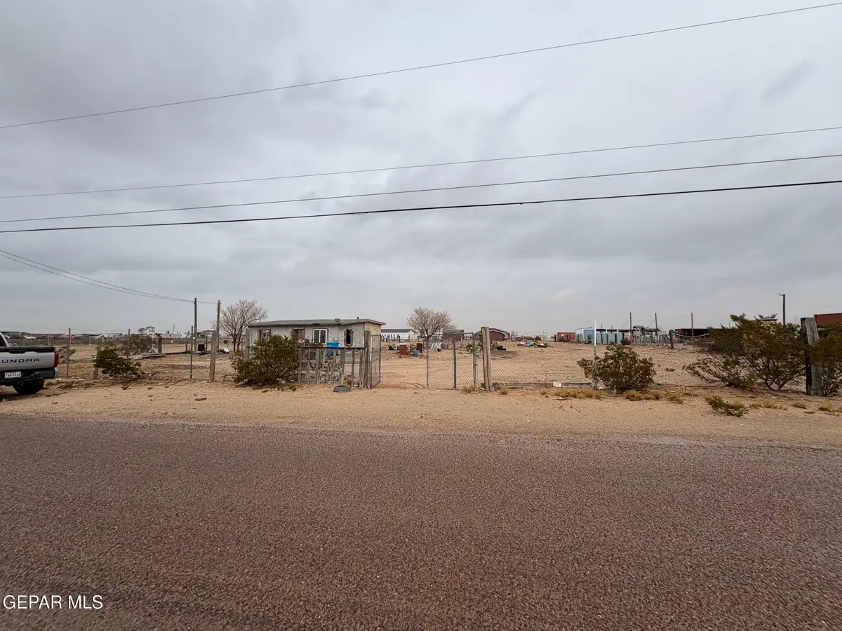 15551 Lowell Road, El Paso, TX 79928 - Image #1