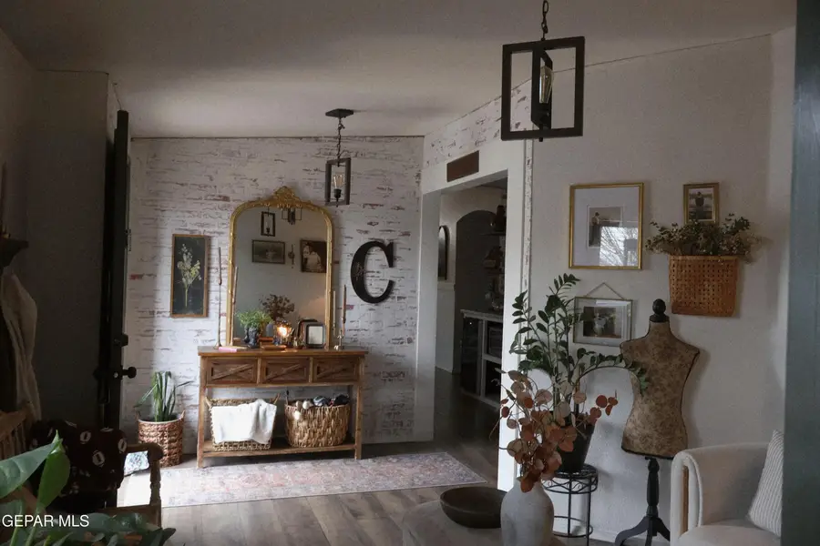 270 Flor Amarilla Avenue, Socorro, TX 79927 - Image #3