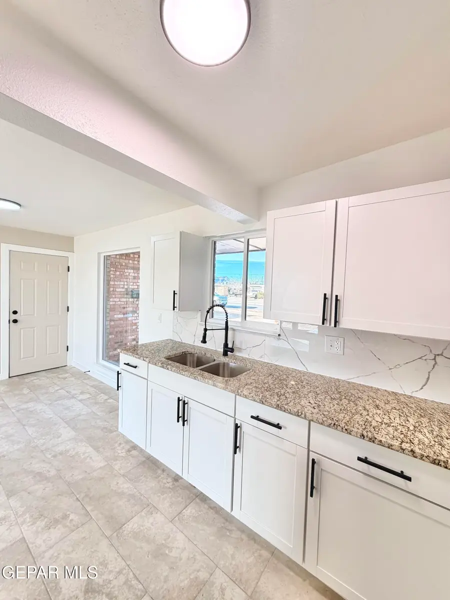 5212 Chateau Avenue, El Paso, TX 79924 - #3