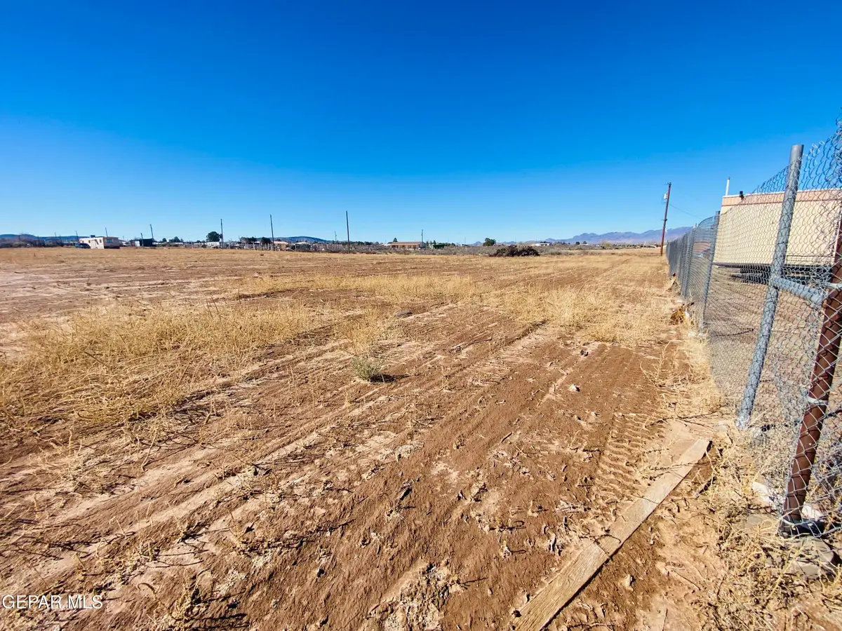 2040 Green Tree Loop, Chaparral, NM 88081 - Image #1