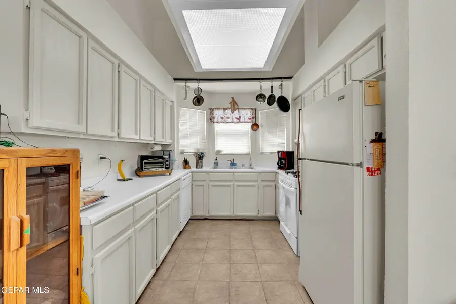 221 N Alto Mesa #A, El Paso, TX 79912 - #3