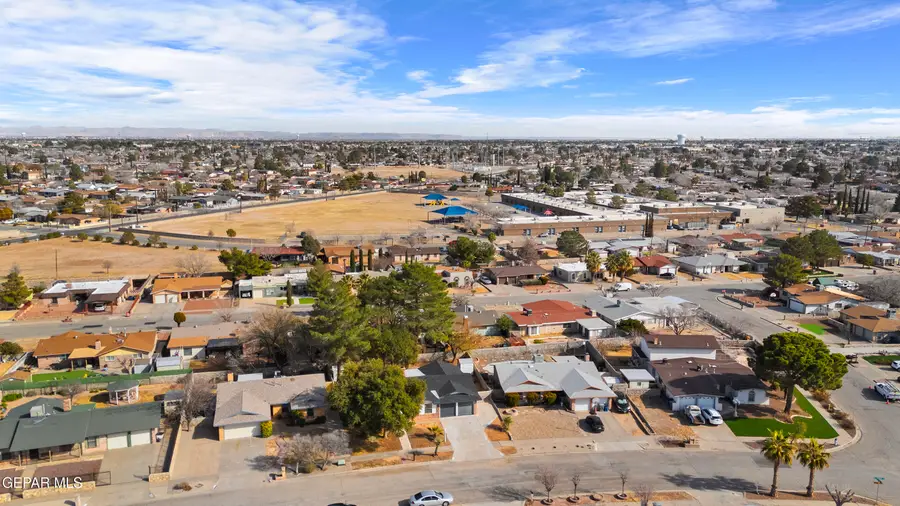 2604 Ed Furgol, El Paso, TX 79936 - #2
