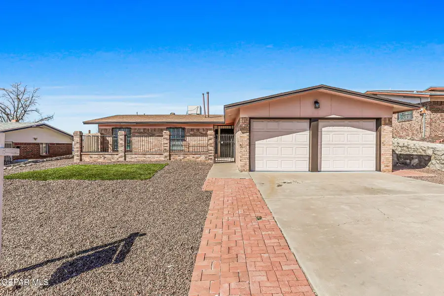 701 Centennial Drive, El Paso, TX 79912 - #2