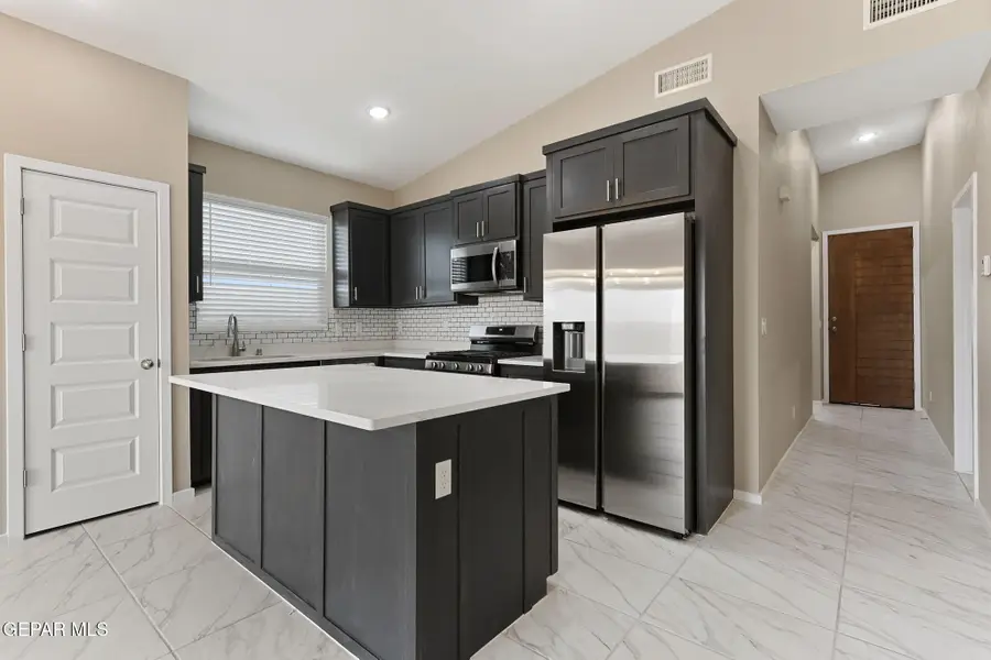 609 Espa Court, Vinton, TX 79821 - #2