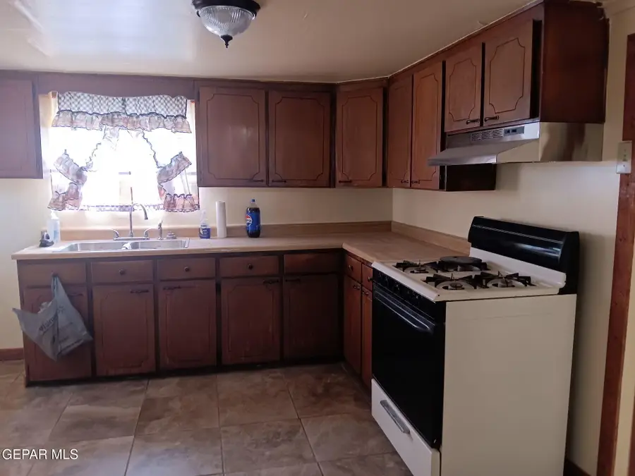 234 NE G Avenue, Fabens, TX 79838 - #3