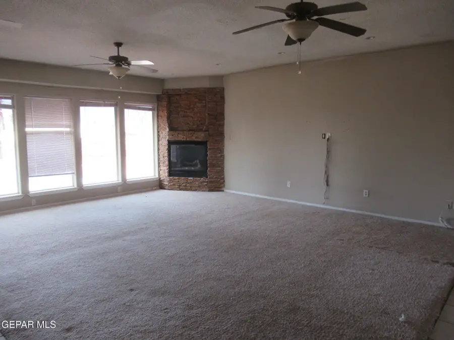 357 Emerald Butte Place, Horizon City, TX 79928 - #3