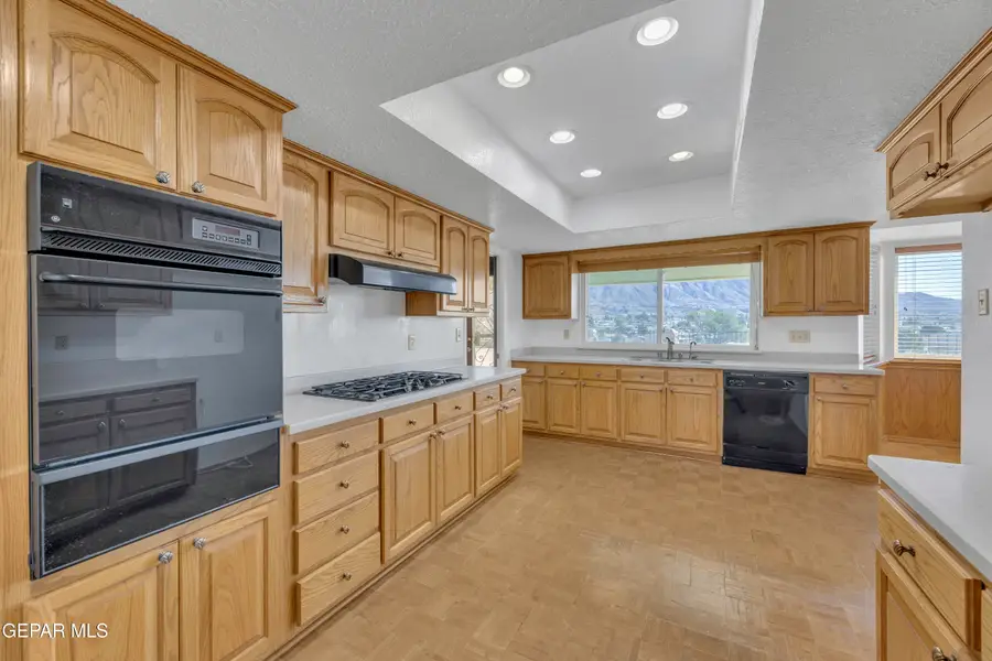 612 Somerset Drive, El Paso, TX 79912 - #3