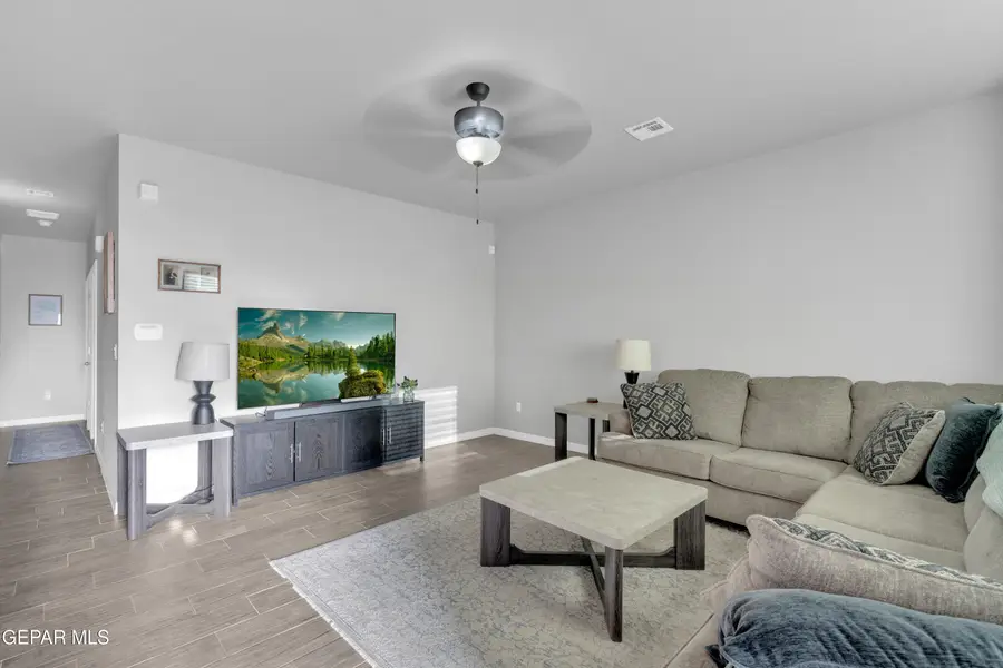 11352 Hidalgo Drive, Socorro, TX 79927 - #2