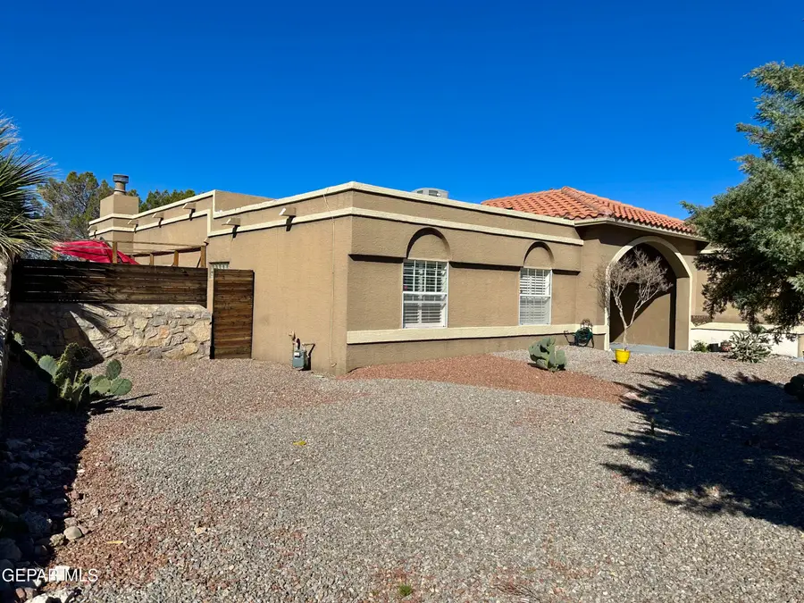 909 Las Palmas Way, El Paso, TX 79912 - #2