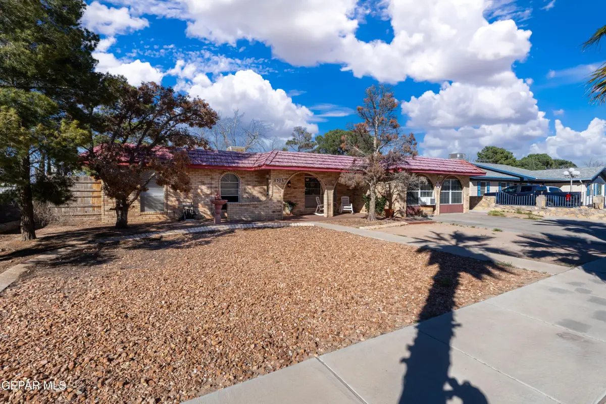 1576 Kenazo Avenue, Horizon City, TX 79928 - #1