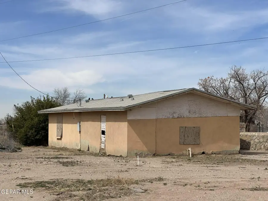 310 Place Road, Socorro, TX 79927 - #2