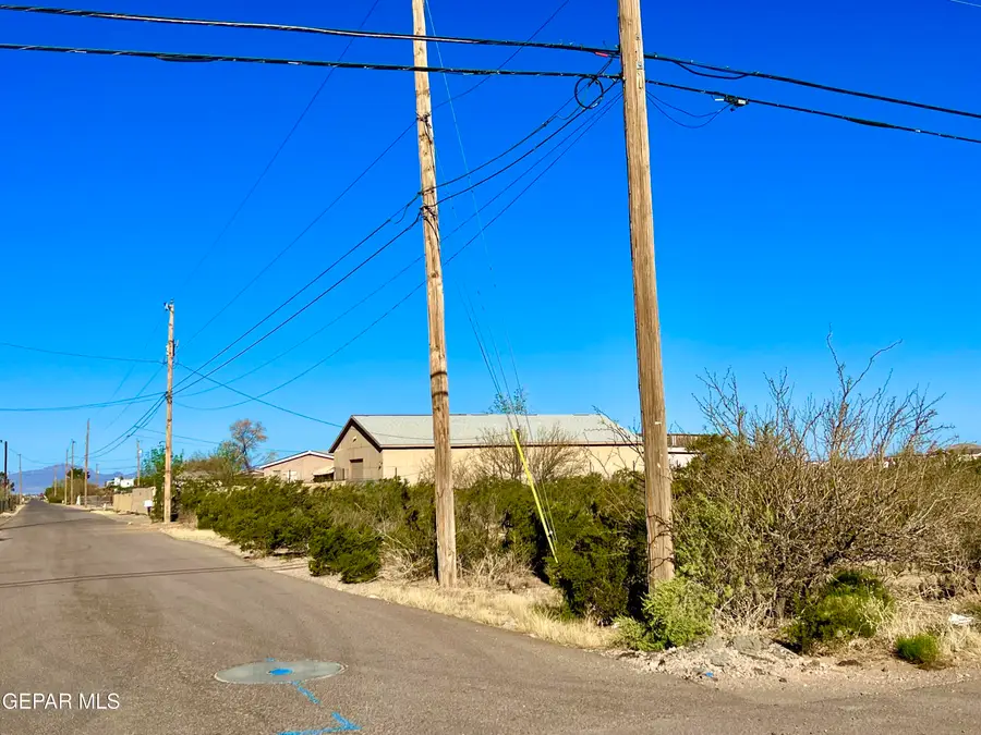 5301 Maraceli Avenue, Homestead Meadows North, TX 79938 - #3