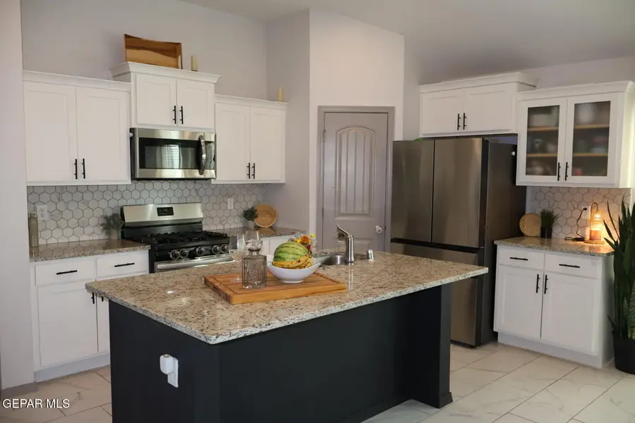 329 Samuel Vista Street, Horizon City, TX 79928 - #2