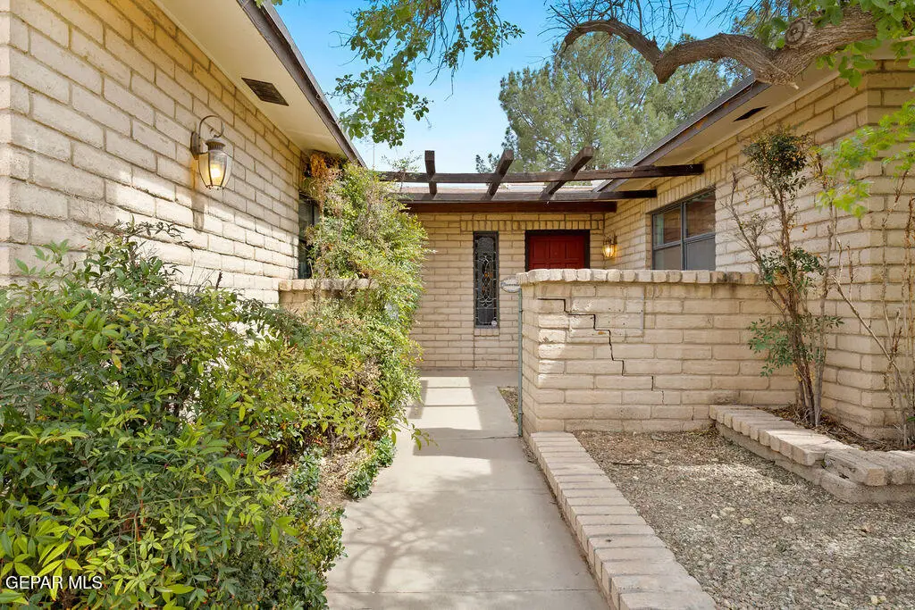 4953 Vista Grande Circle, El Paso, TX 79922 - #1