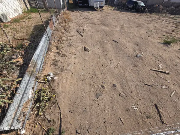 409 E Washington Street, Anthony, TX 79821