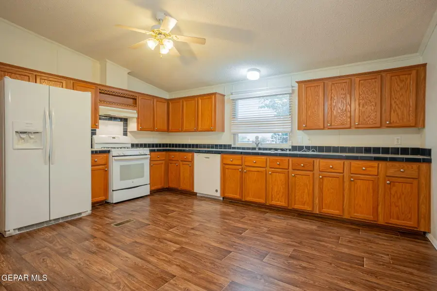 6111 Sun Valley Drive #121, El Paso, TX 79924 - #3