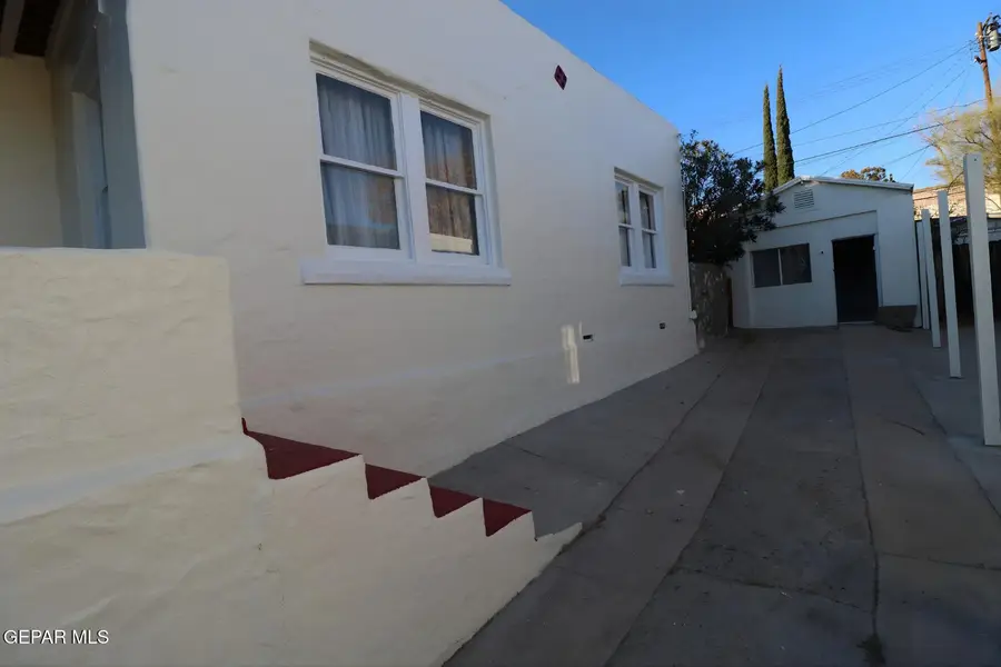 2725 Gold Avenue, El Paso, TX 79930 - #2