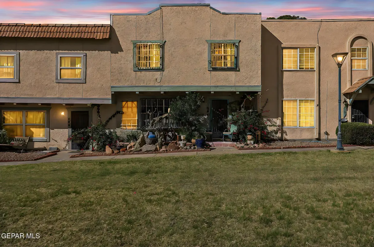 284 Maricopa Drive, El Paso, TX 79912 - #1