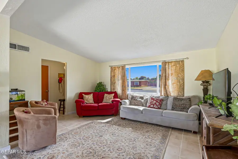 4620 Skylark Way, El Paso, TX 79922 - #3