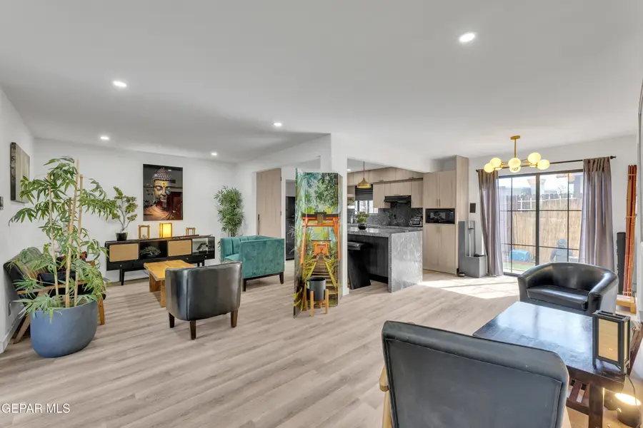 500 Thunderbird Drive #105, El Paso, TX 79912 - #2