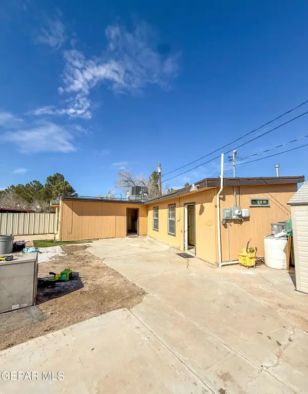 10745 Mirisa Trail, Socorro, TX 79927