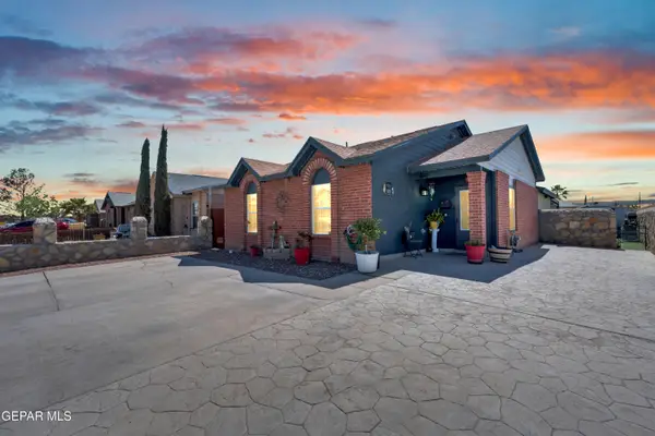 10300 Valle Suave Drive, Socorro, TX 79927