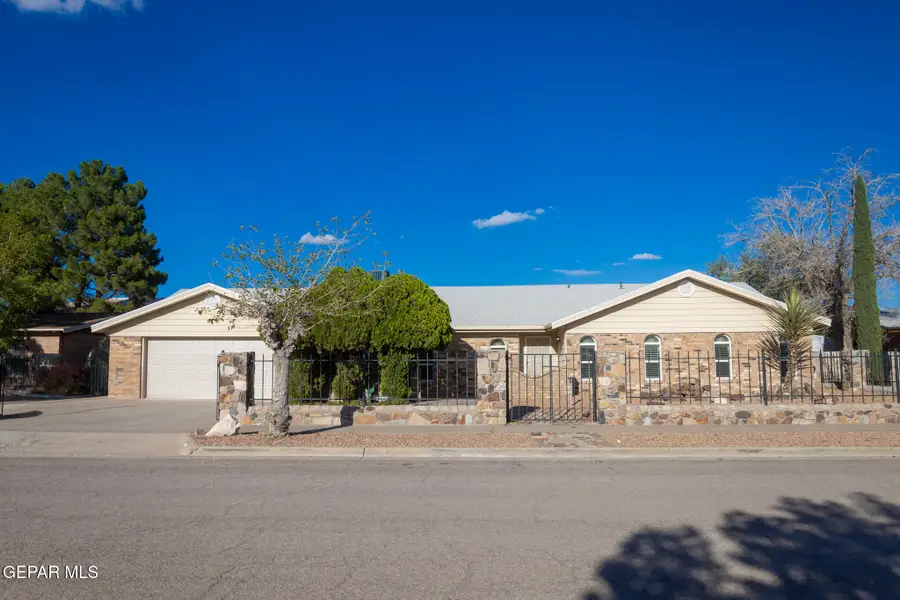 14829 Kingston Road, Horizon City, TX 79928 - #2