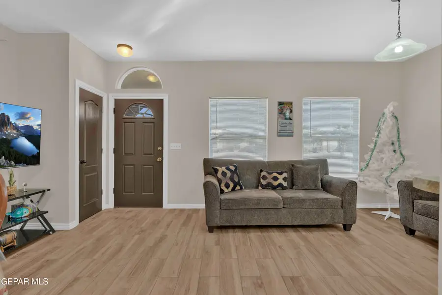 621 Maravillas Street, Horizon City, TX 79928 - #3