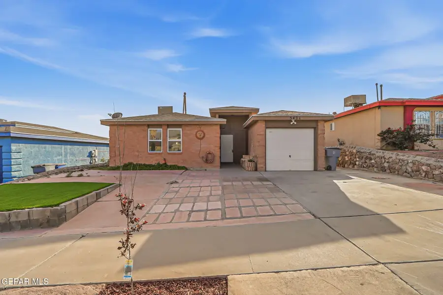 5421 Gate Ridge Circle, El Paso, TX 79932 - #3