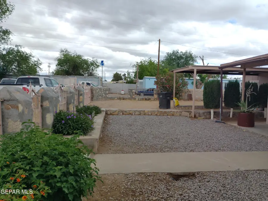 206 NW K Street, Fabens, TX 79838 - #2