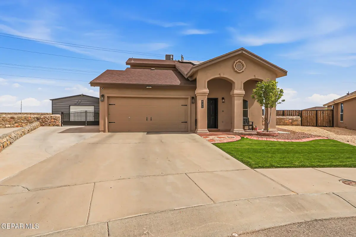 825 Desert Moon Drive, Horizon City, TX 79928 - #1